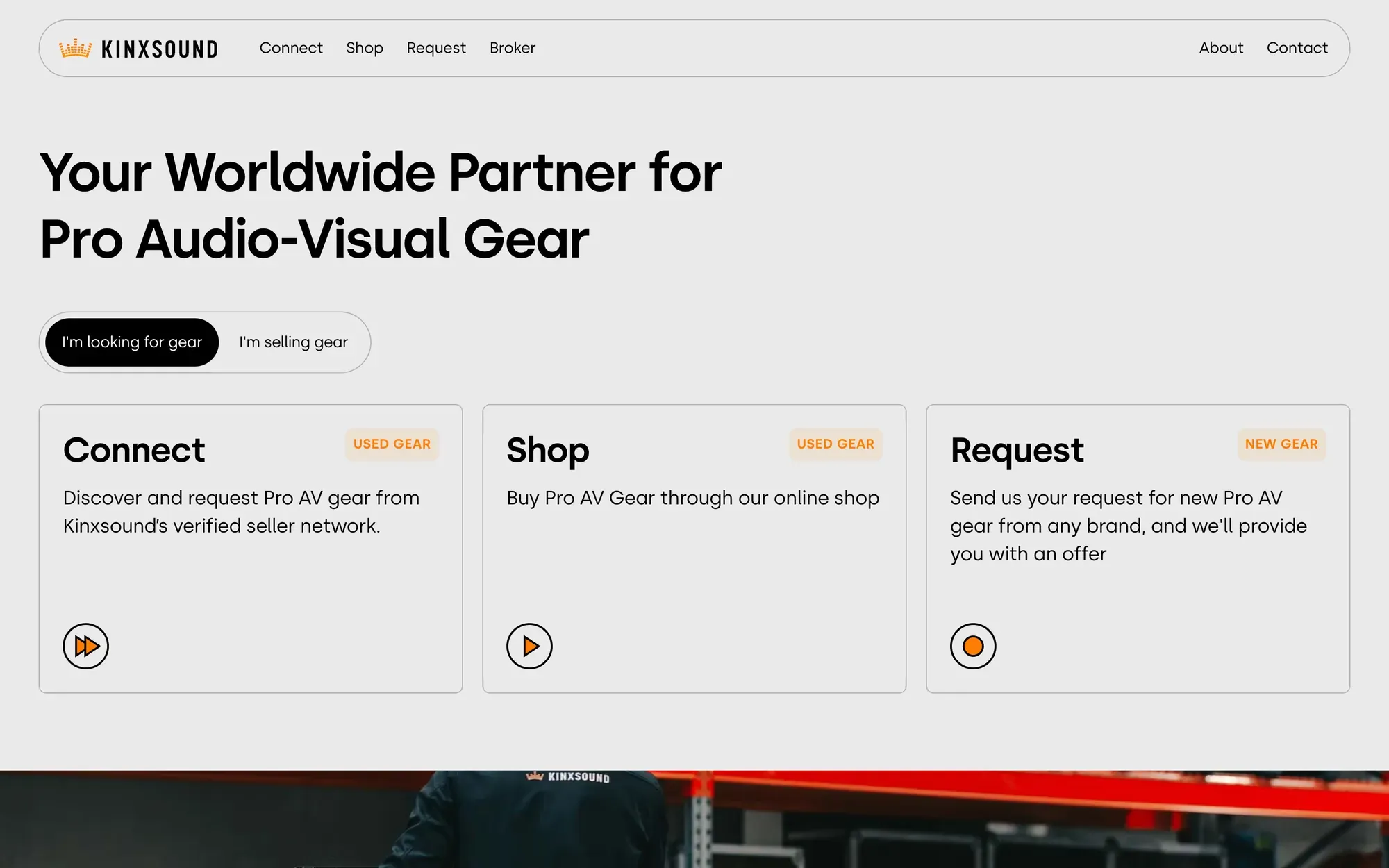 De homepagina van kinxsound.com op desktop, met Connect, Shop en Request